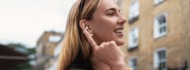 Best Clip-On Earbuds for Long Hair in Australia: Comfortable Picks That Won’t Tangle