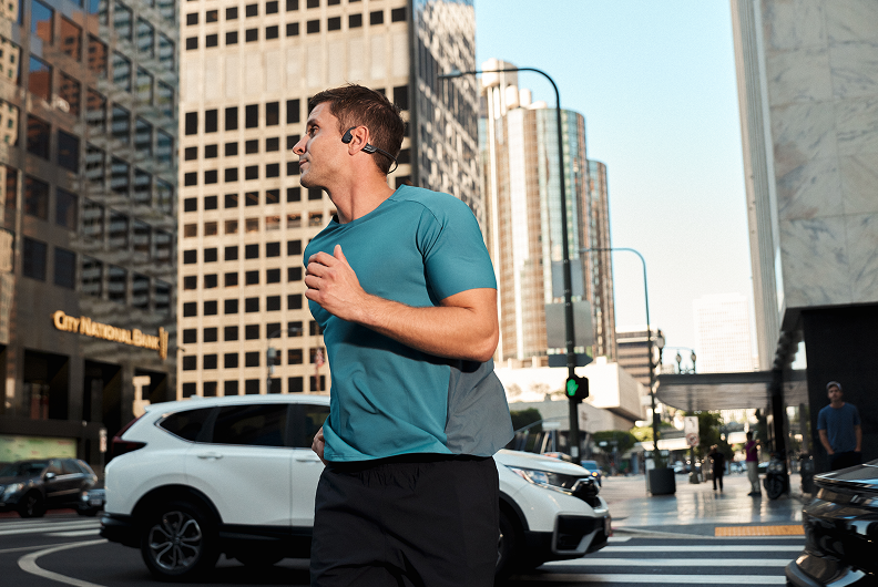 Training for the Gold Coast Marathon? Here’s How to Choose the Right Running Headphones