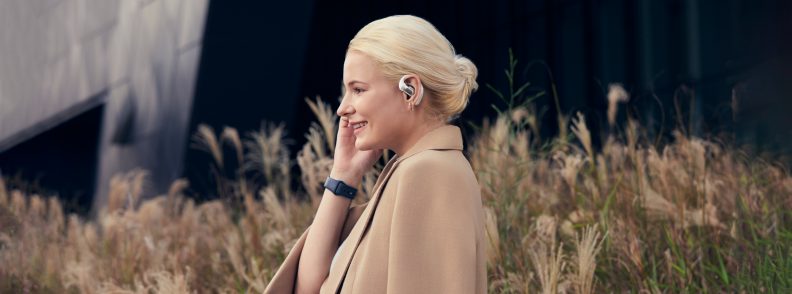 how to clean wireless earbuds, how to clean earbud charging case, how to clean earbud case, how to clean earwax from earbuds, how often should you clean earbuds