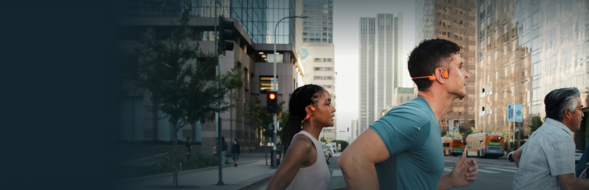 Open-ear running headphones for outdoor training